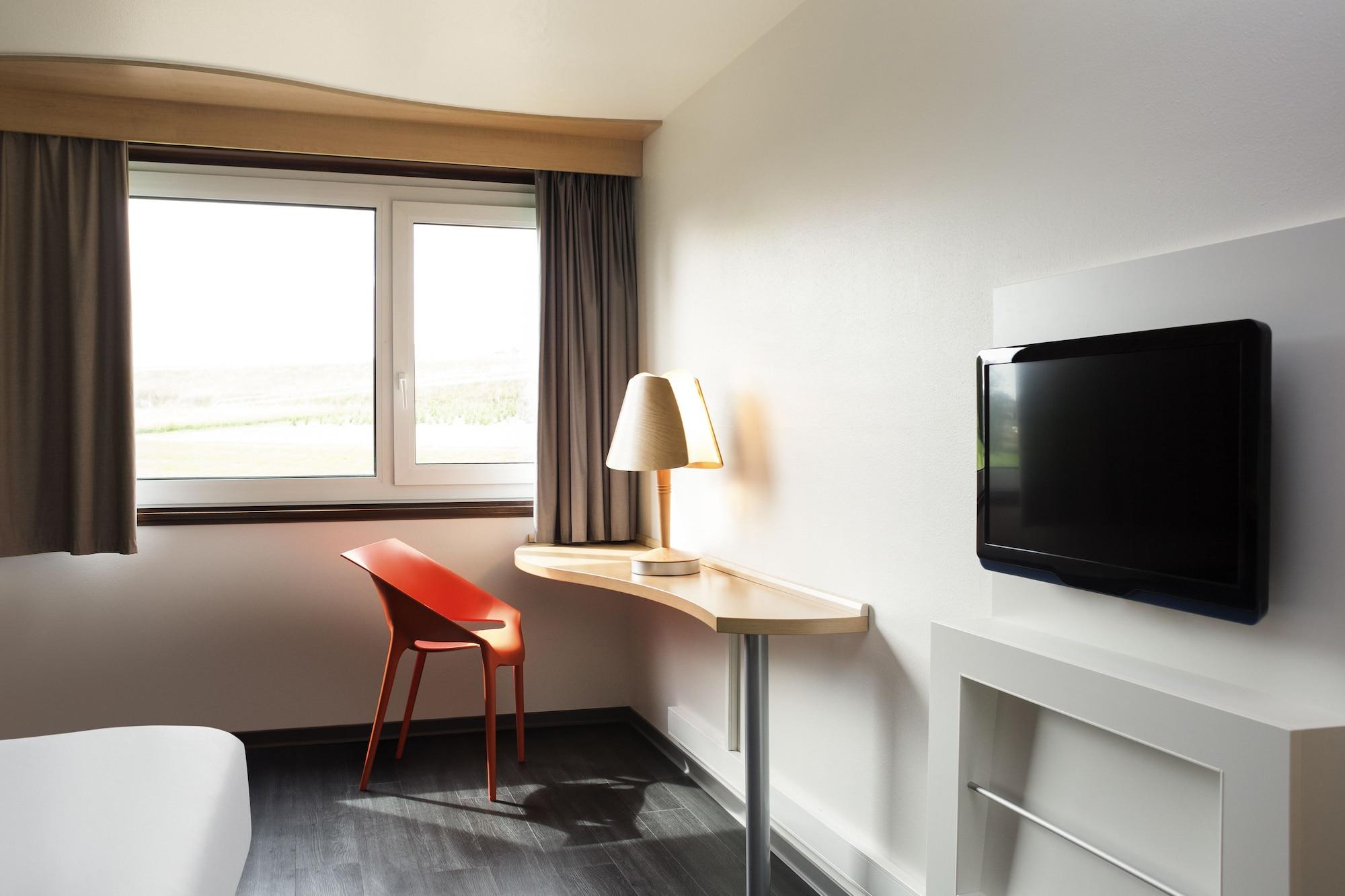 Ibis 3 Lacs Neuchatel Thielle Zewnętrze zdjęcie