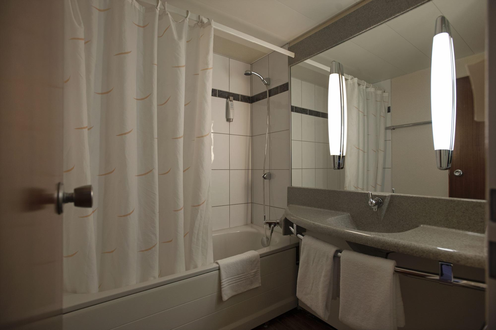 Ibis 3 Lacs Neuchatel Thielle Zewnętrze zdjęcie