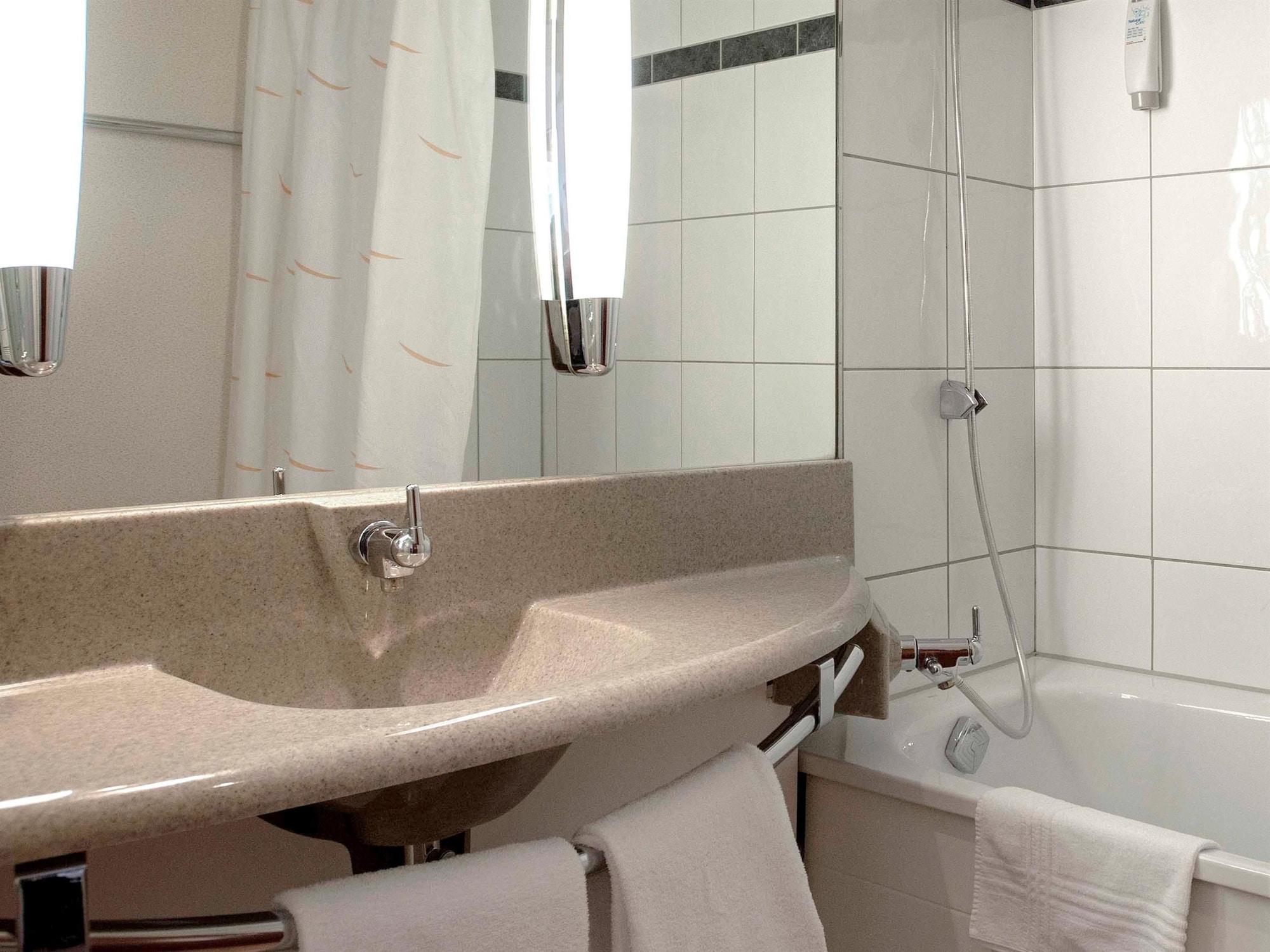 Ibis 3 Lacs Neuchatel Thielle Zewnętrze zdjęcie