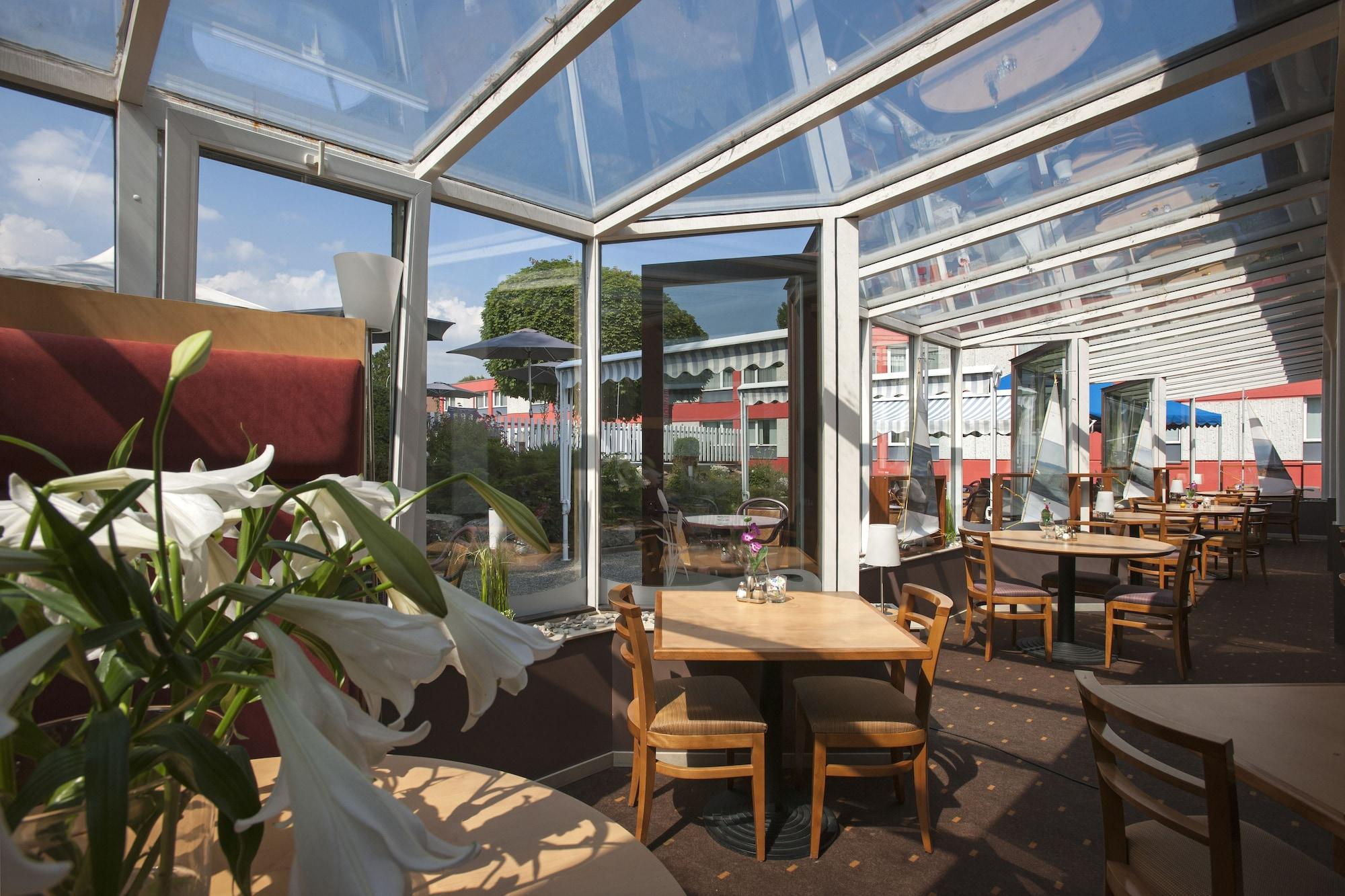 Ibis 3 Lacs Neuchatel Thielle Zewnętrze zdjęcie