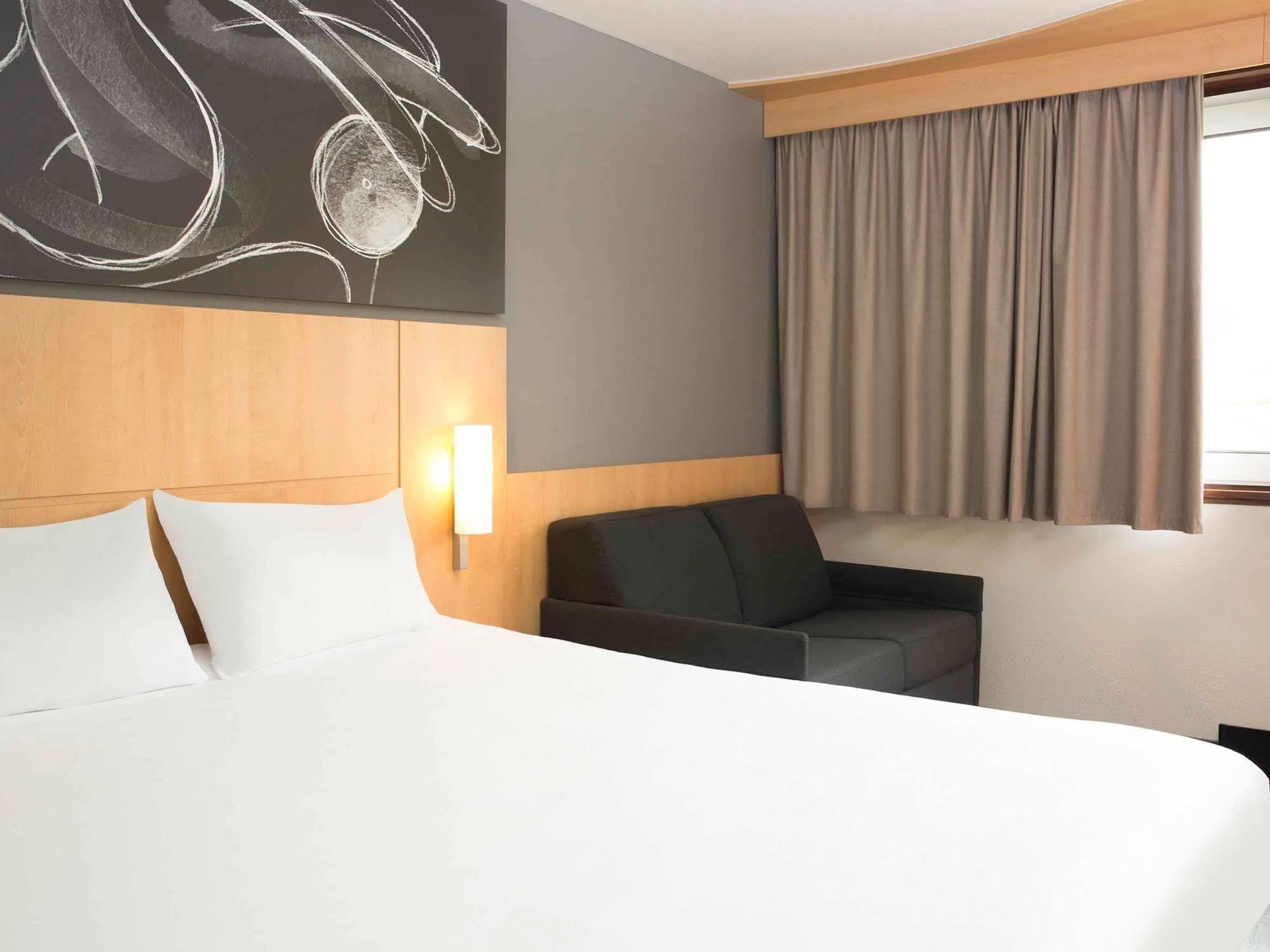 Ibis 3 Lacs Neuchatel Thielle Zewnętrze zdjęcie
